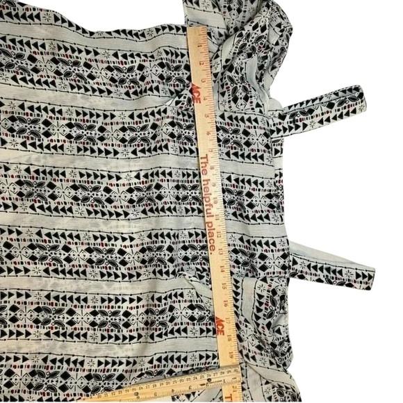 Entro Size Large Geometric Pattern Cold Shoulder Blouse Top Black Stretch Flowy - Picture 6 of 7